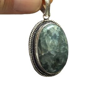 Seraphinite Sterling Silver Pendant – Oval Green Gemstone 14g .925 Setting